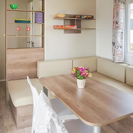 Awesome In With Kitchen Hébergement de vacances